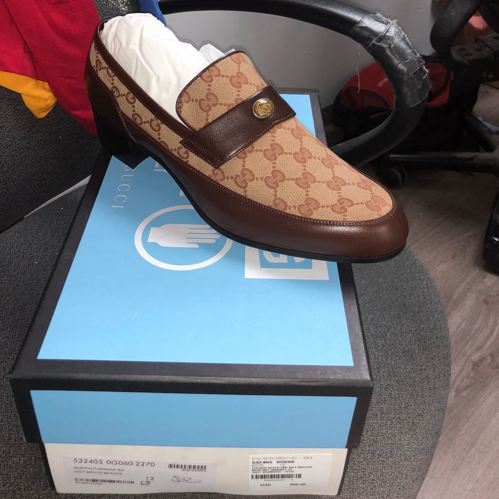Men Gucci logo print Loafers